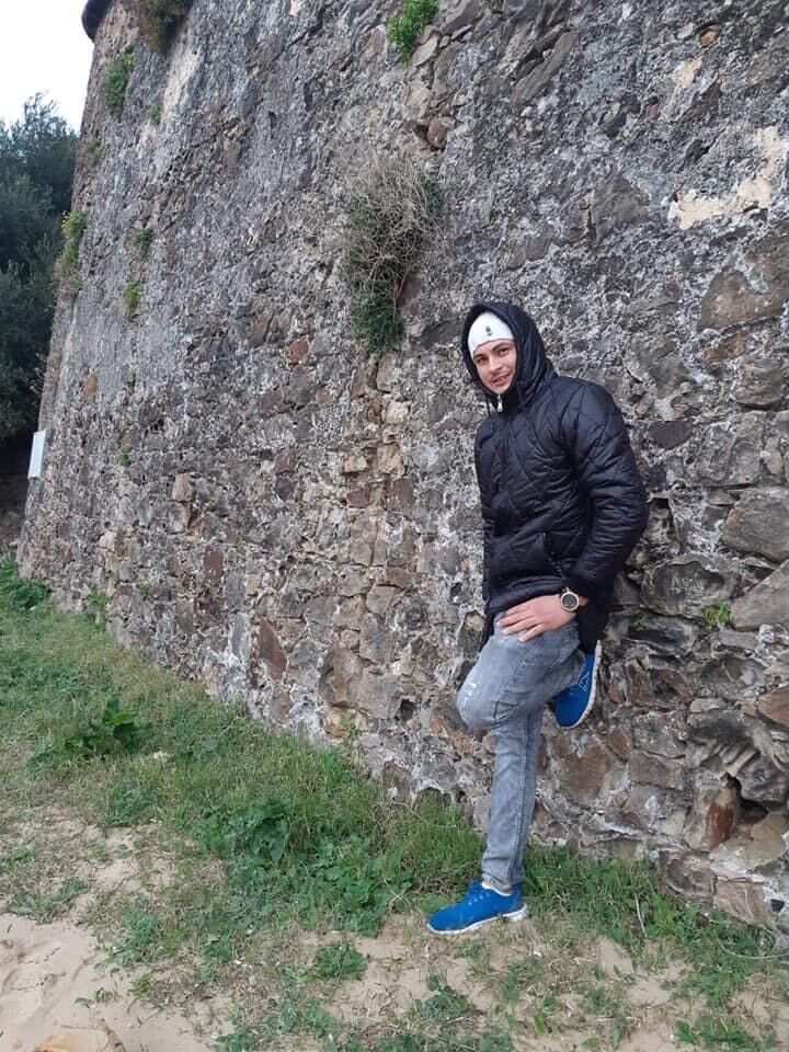  27057955  T Foued, 31 ,    