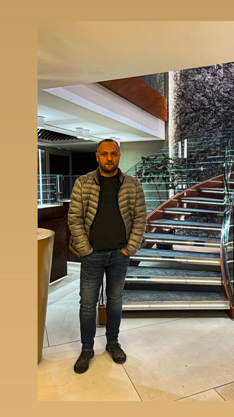  ,   Levent, 44 ,   ,   , 