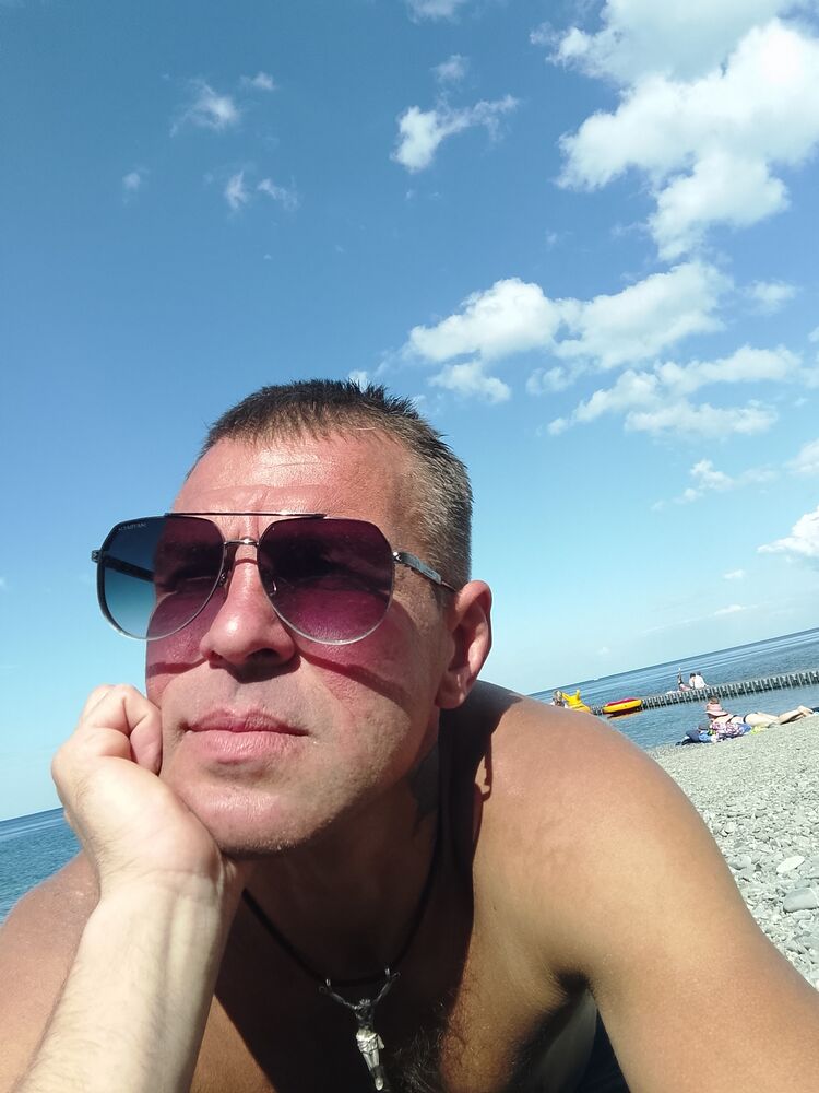  52568915  Jenek, 43 ,    