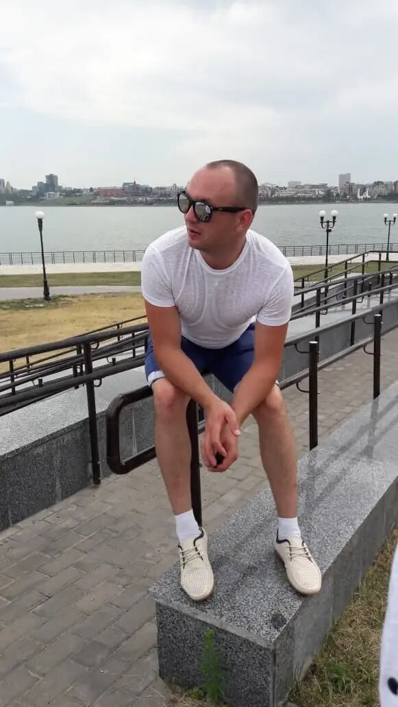  45944675  Dmitry, 39 ,    