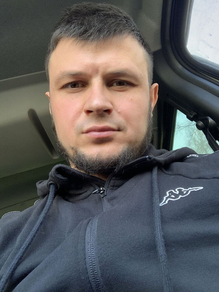  35607885  , 33 ,    