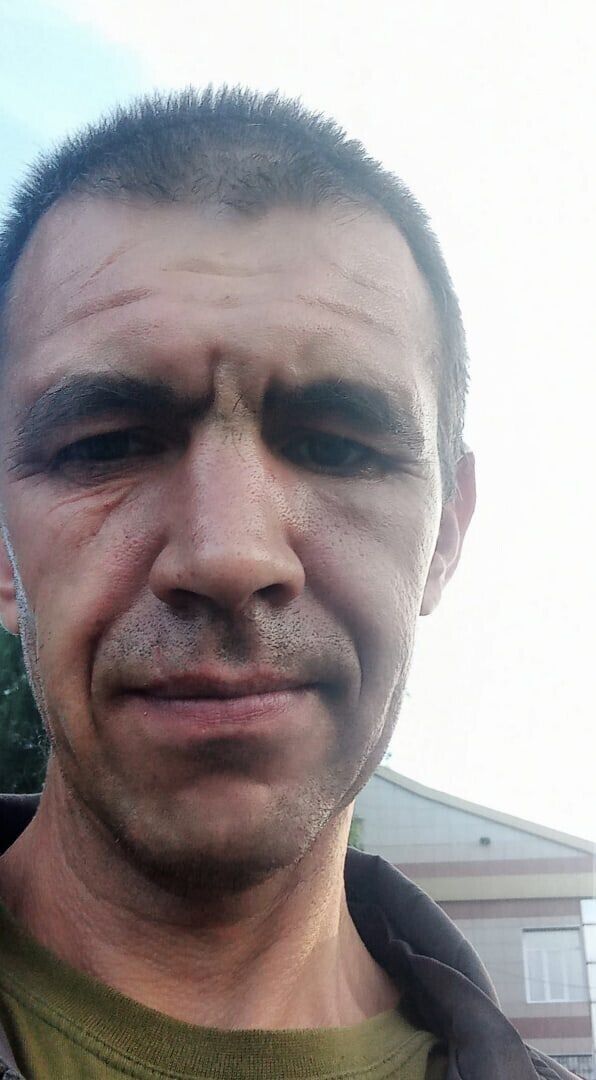  ,   Nikolas, 43 ,   ,   