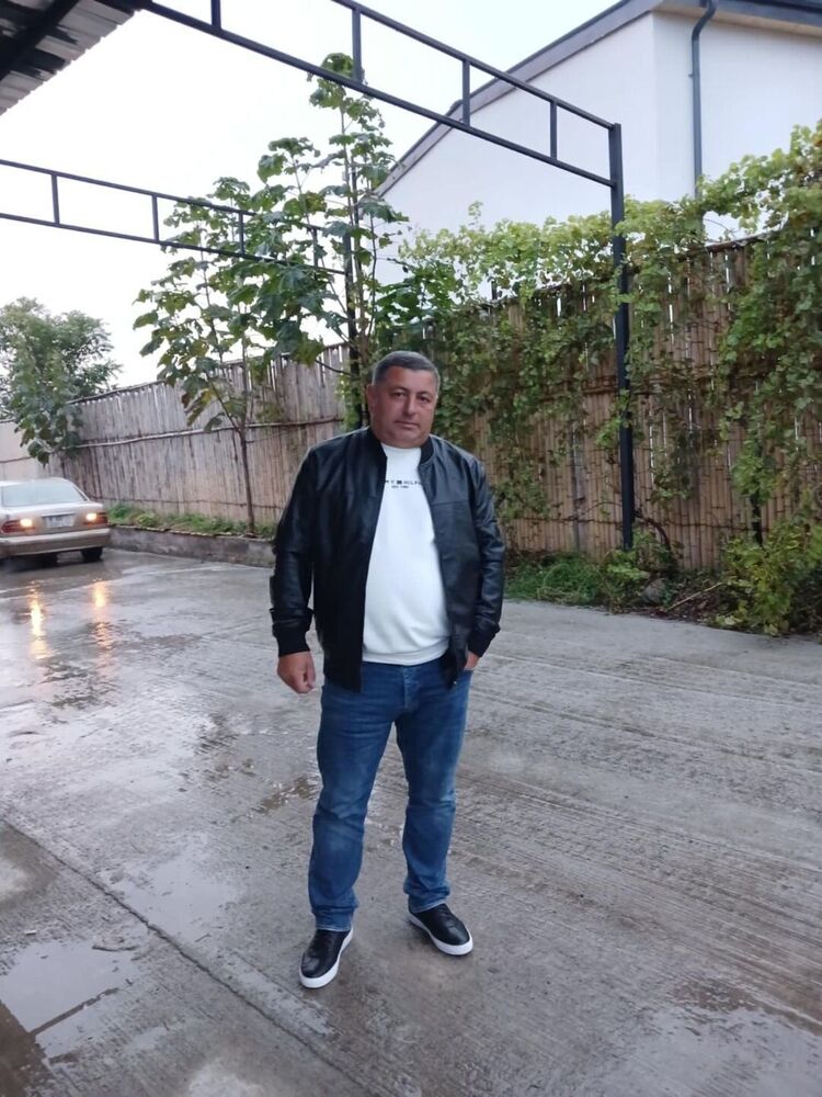  48991925  Giorgi, 43 ,    