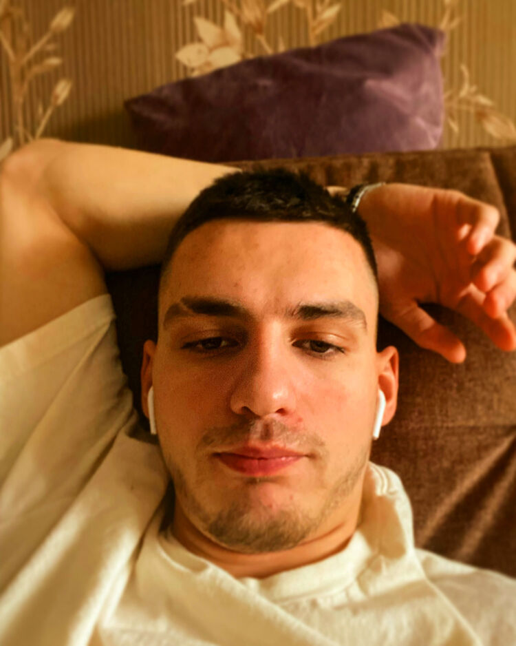  34376575  , 25 ,    