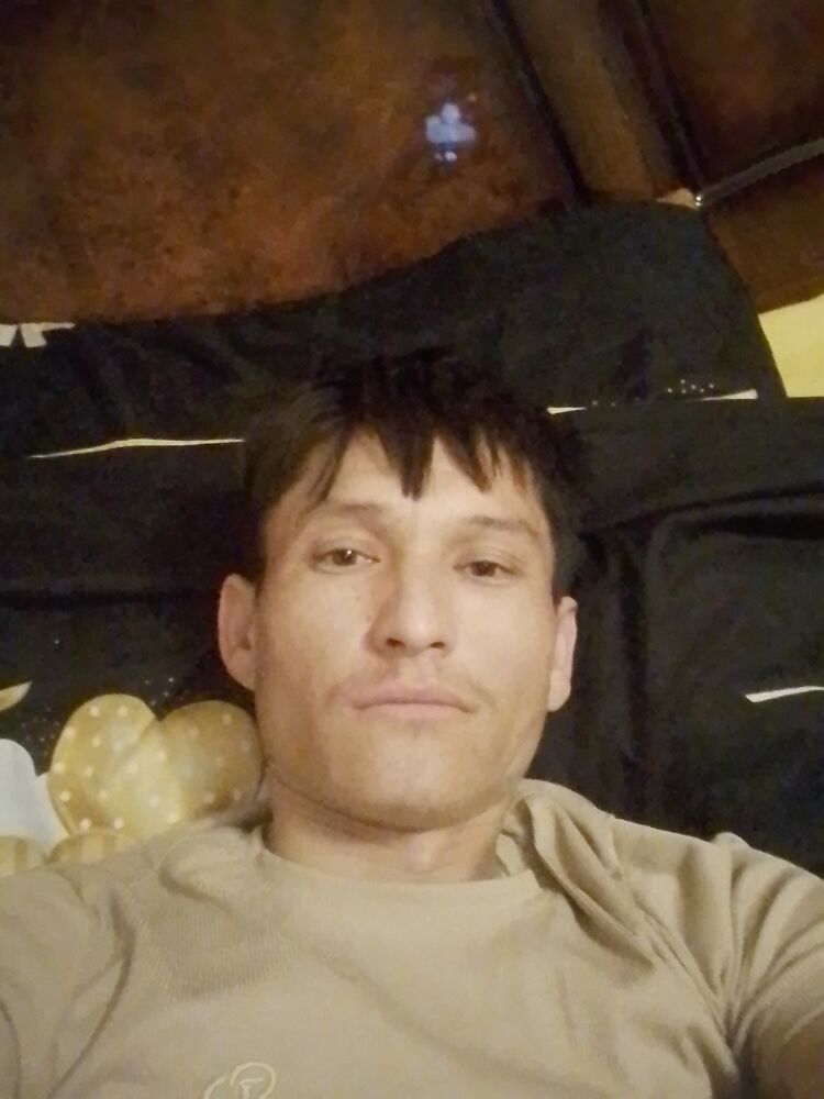 34385325  Arman, 36 ,    