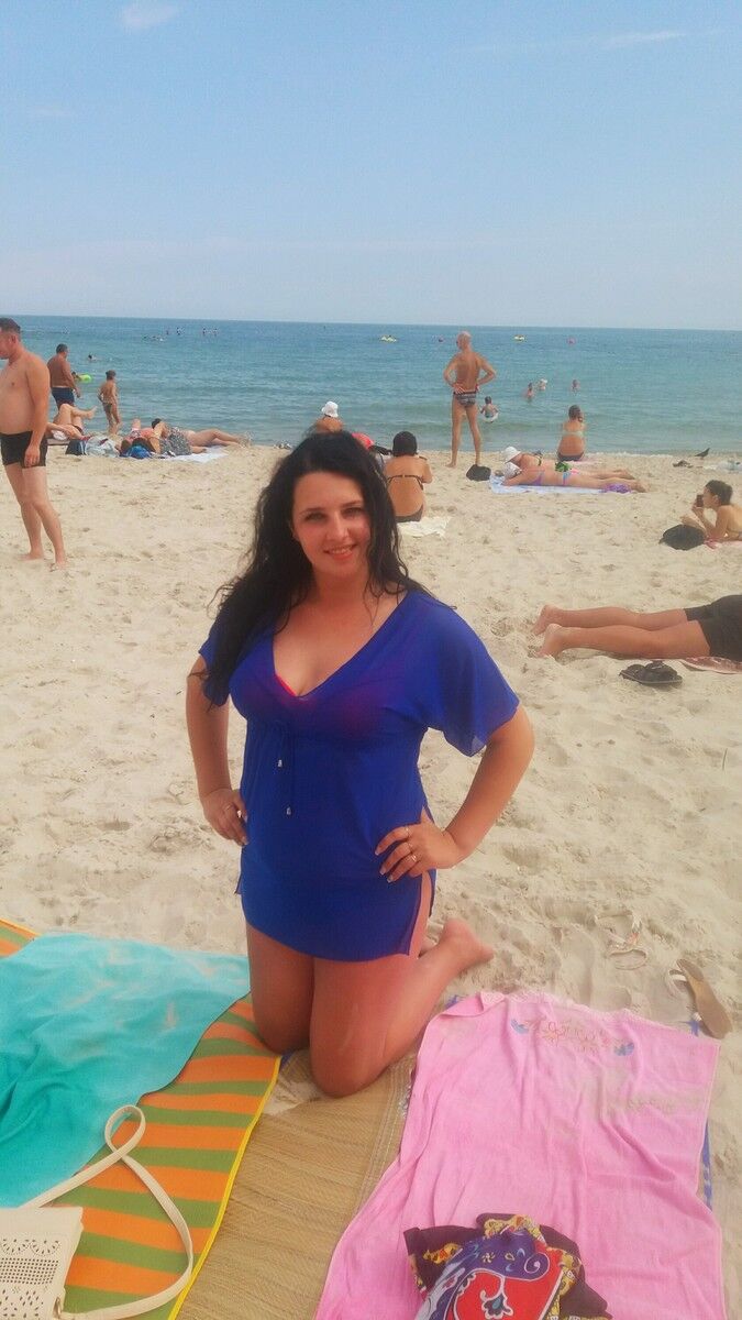  ,   Elena, 32 ,  