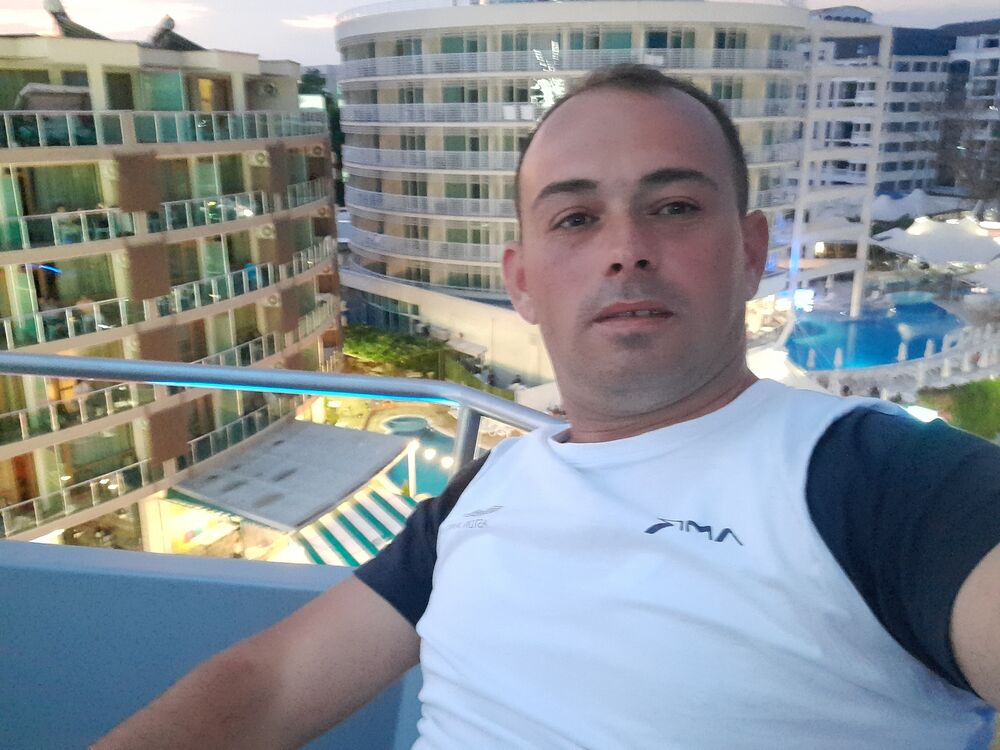 30037895  , 38 ,    Kavadarci