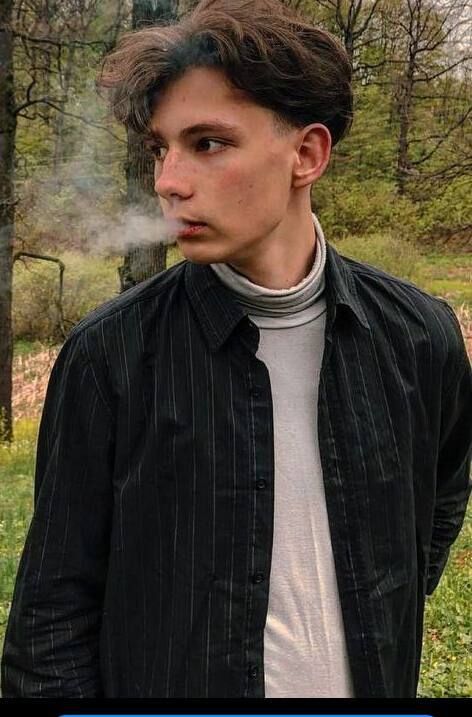  43882155  Max, 24 ,    