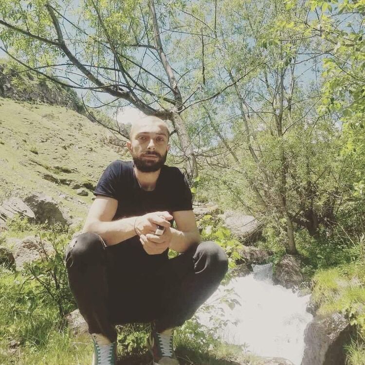  40764435  Irakli, 30 ,    