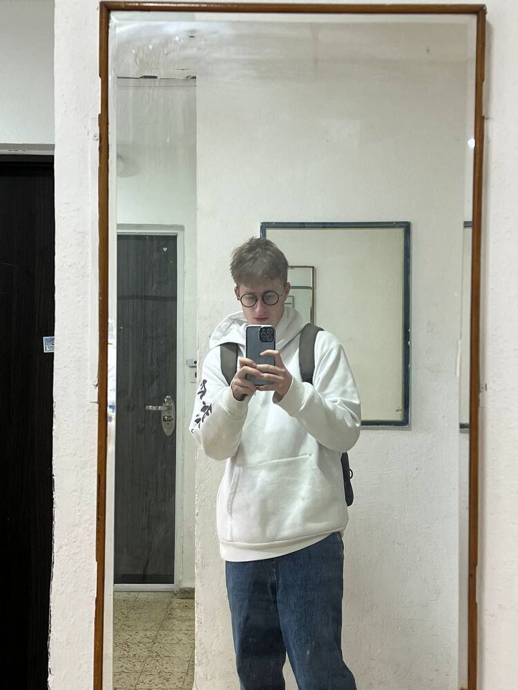  40686495  Daniel, 22 ,    Tel Aviv-Yafo