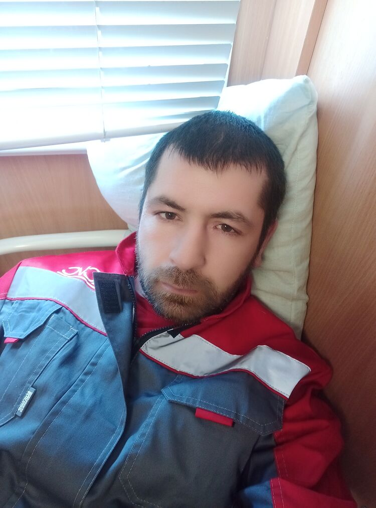  44337225  , 35 ,    