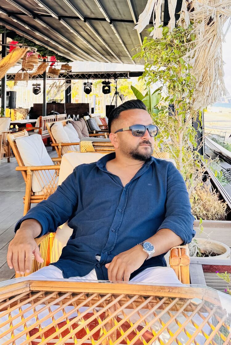  52011505  Bekir, 34 ,    