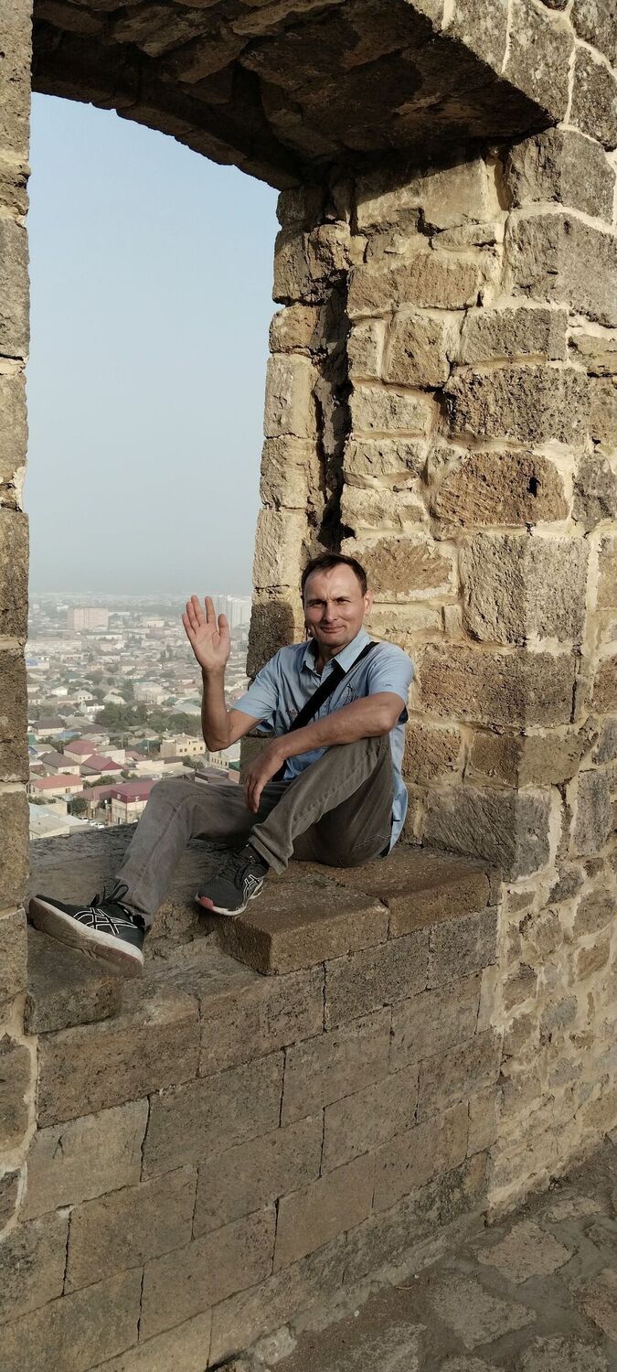  46170585  Ruslan, 49 ,    