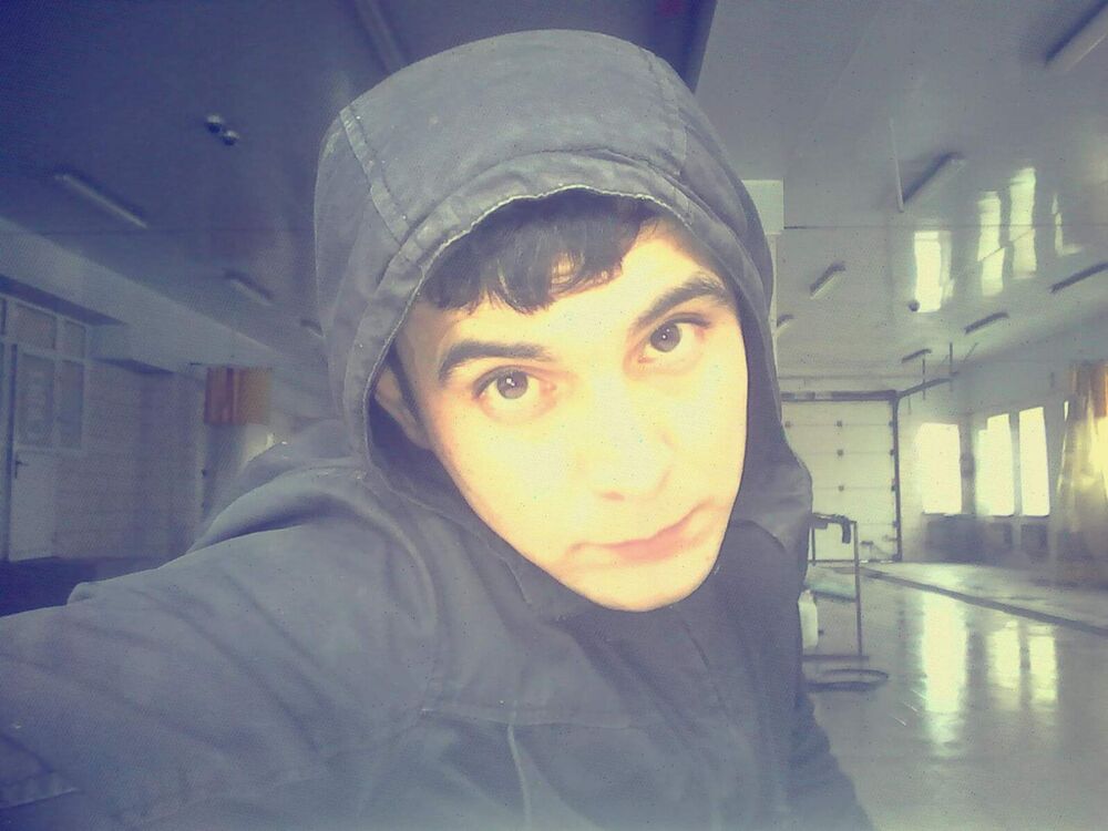  38411605  Garya, 40 ,    