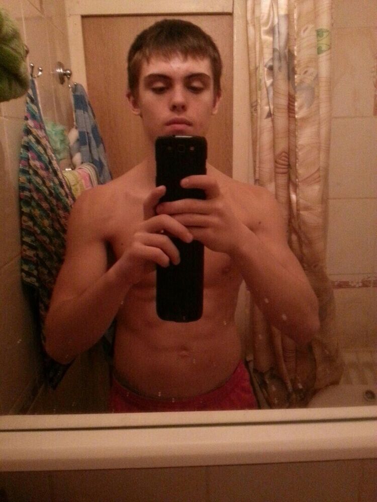 10006415  Aleksandar, 26 ,    