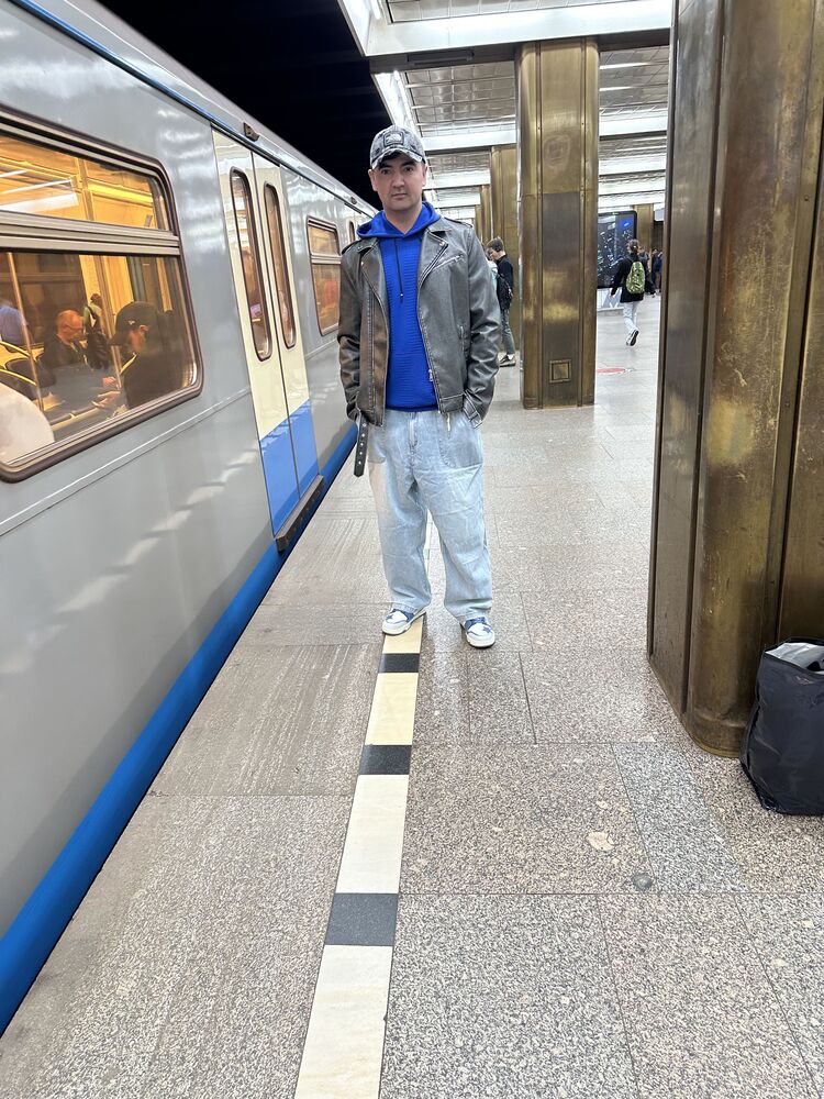  53180235  , 33 ,    