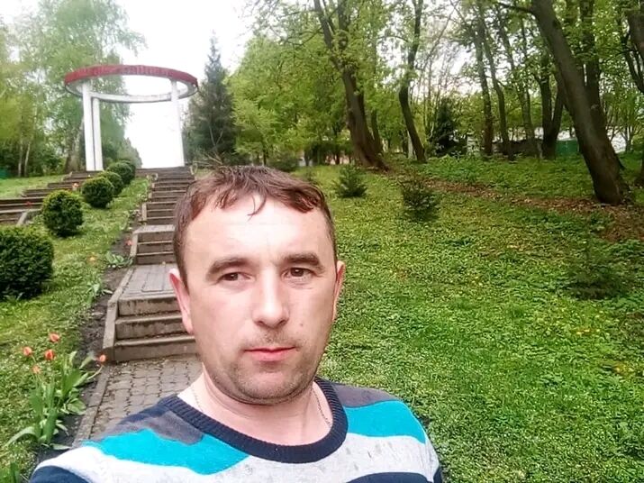  40531545  Ivan, 42 ,    