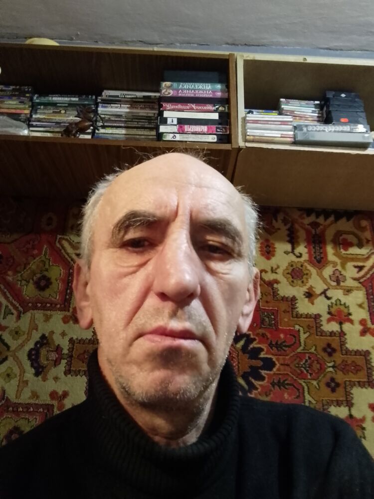  32450985  , 61 ,    