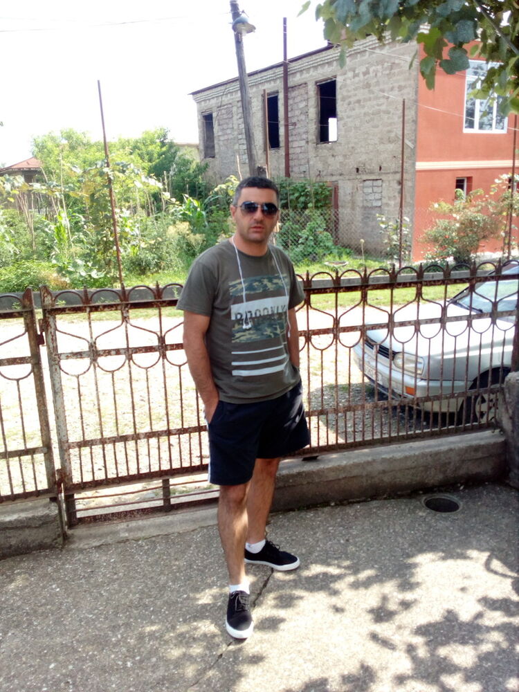  15733355  Temur, 41 ,    