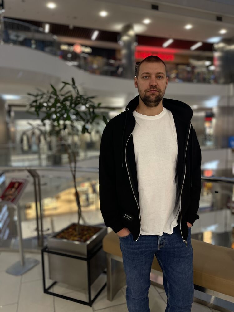  52630085  Artem, 30 ,    
