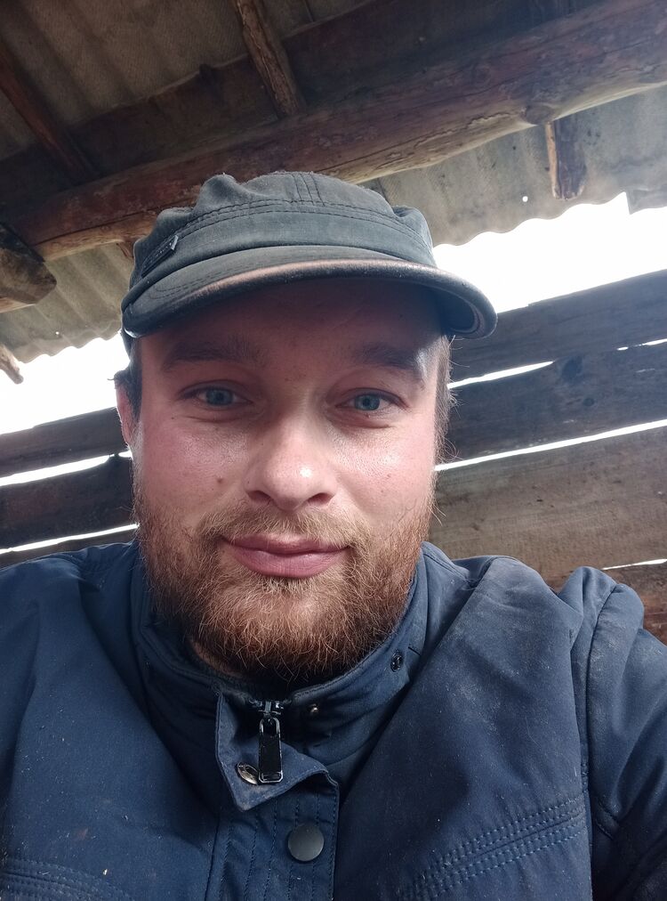  48898515  , 29 ,    Cookham