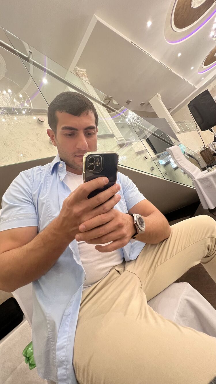  27053975  Narek, 35 ,    