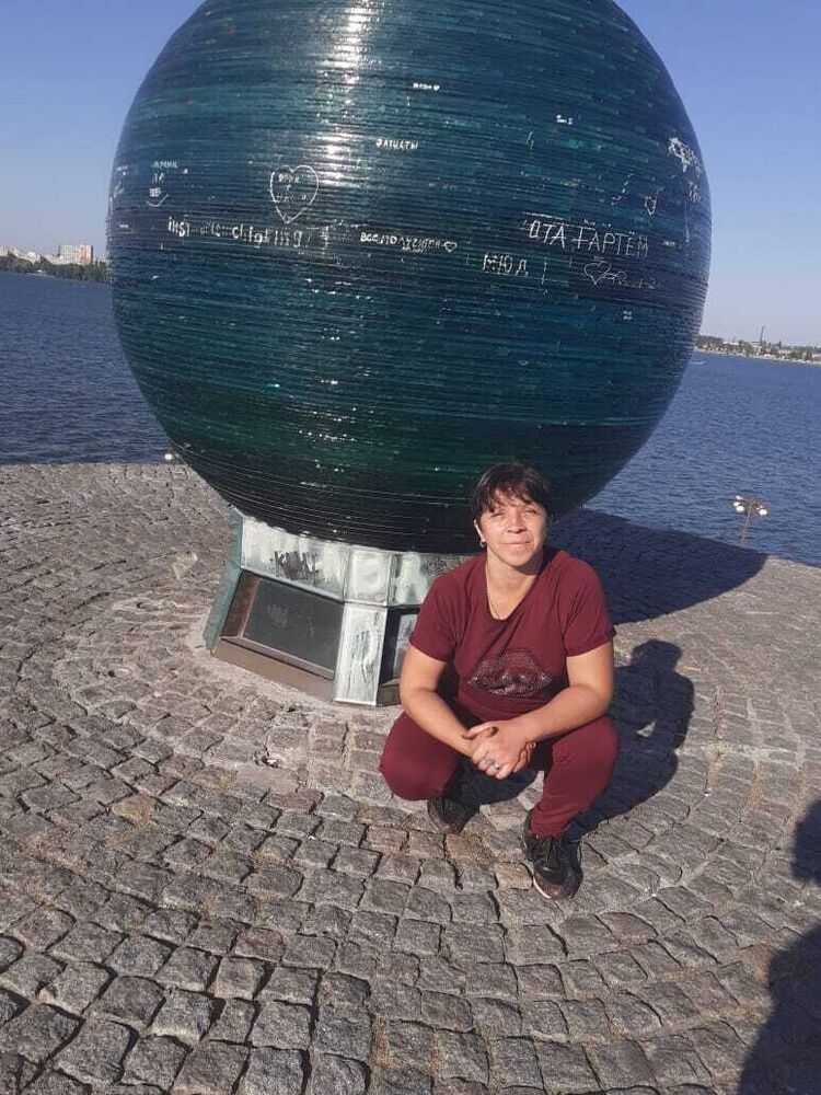  21274285  Vikusia, 40 ,    