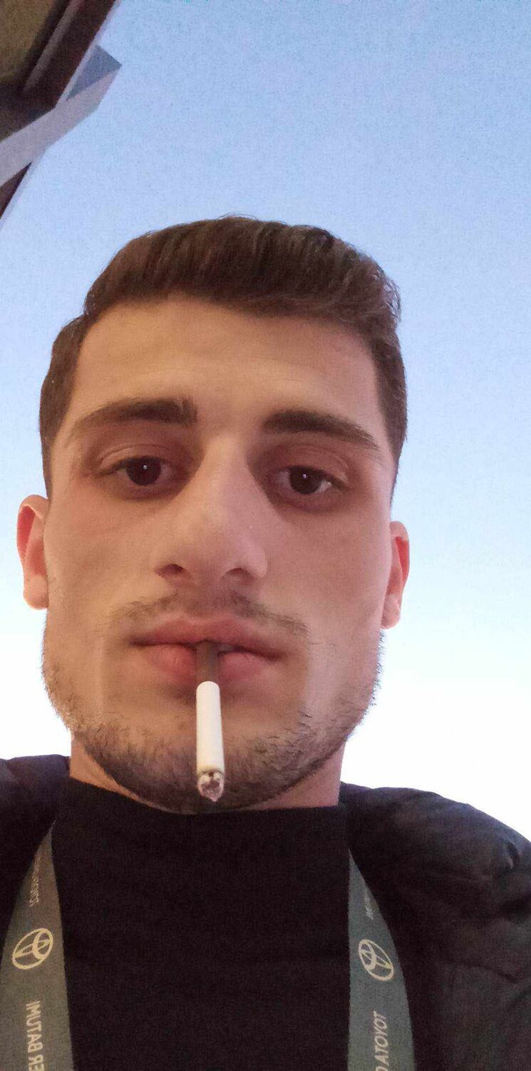  49513835  Irakli, 24 ,    