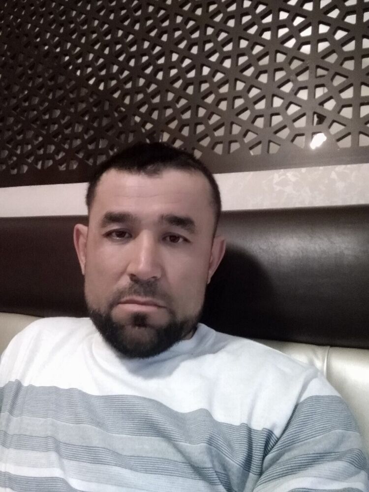  22588995  Roman, 46 ,    