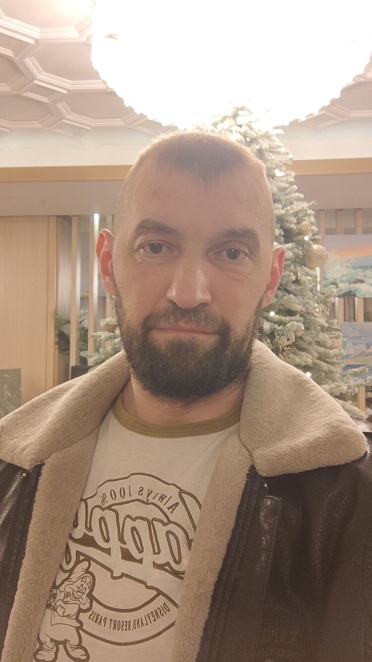  40903865  Rostislav, 37 ,    