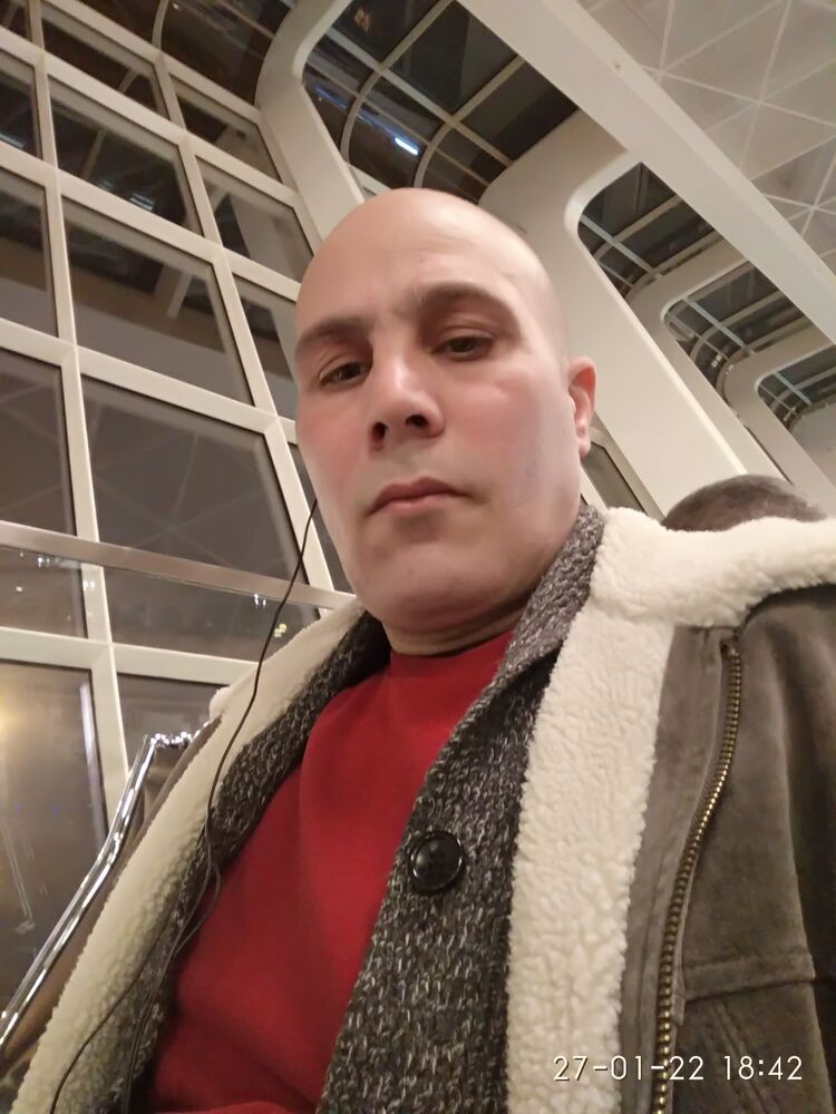  26776175  Kamil, 46 ,    