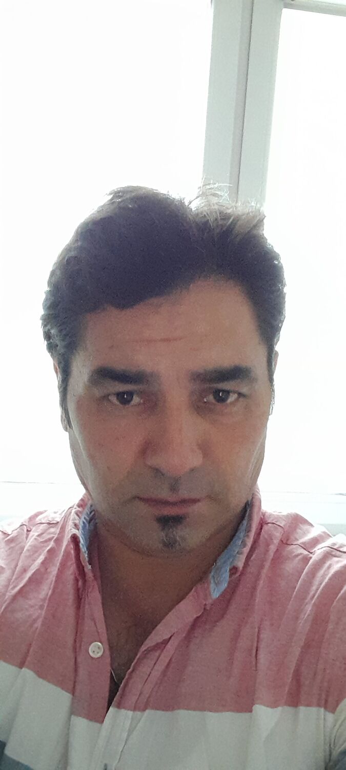  31472635  Adem, 47 ,    