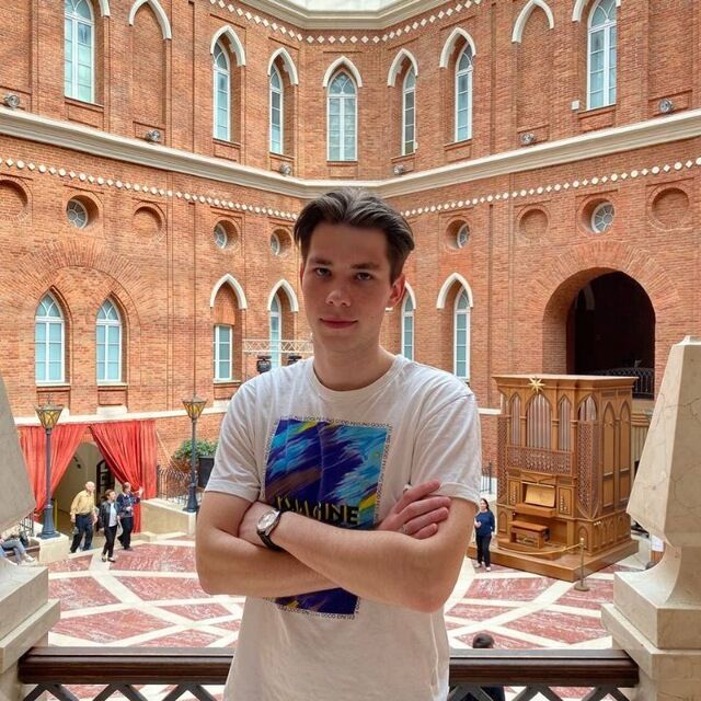  28061295  Vitaly, 21 ,    