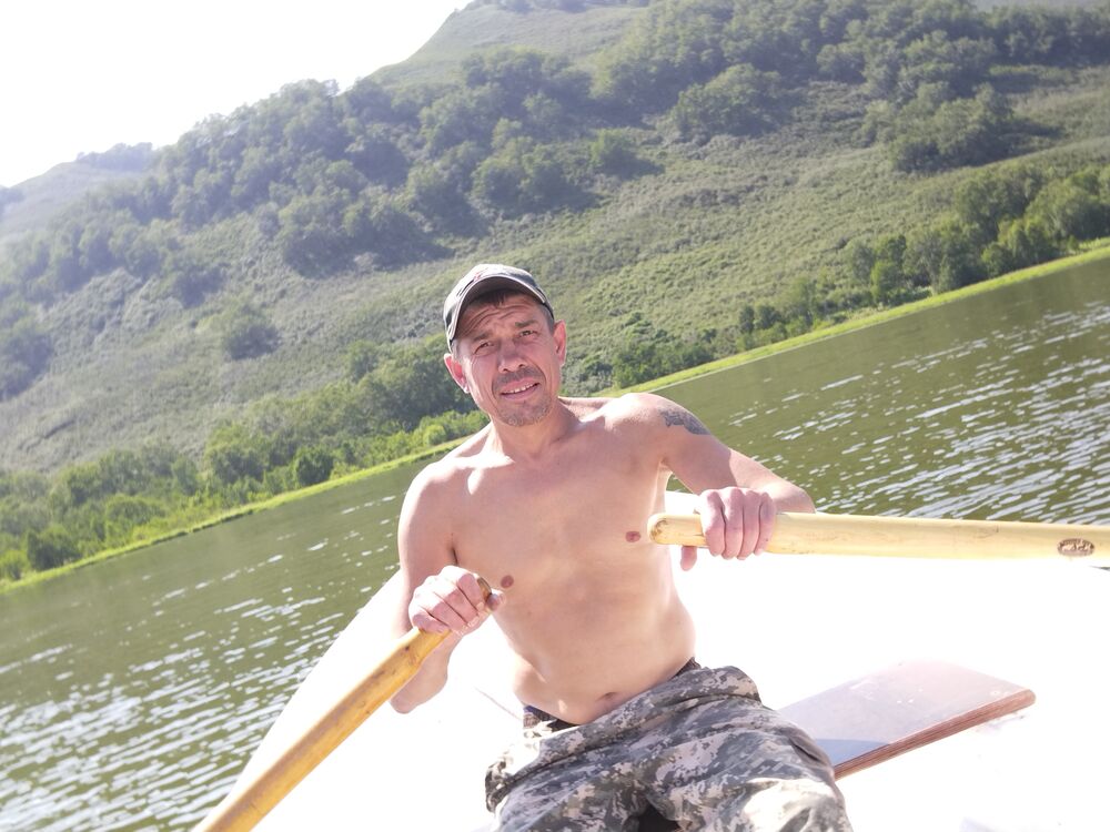  ,   Victor, 48 ,   ,   