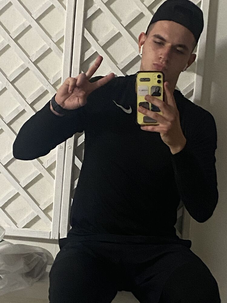  ,   Sasha, 22 ,   ,   