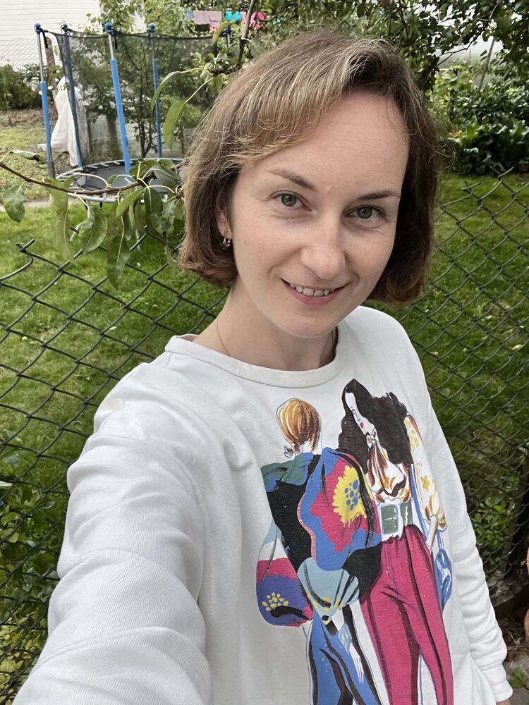  ,   Alisia, 41 ,   ,   