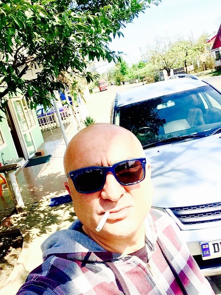  9482405  Giorgi, 54 ,    
