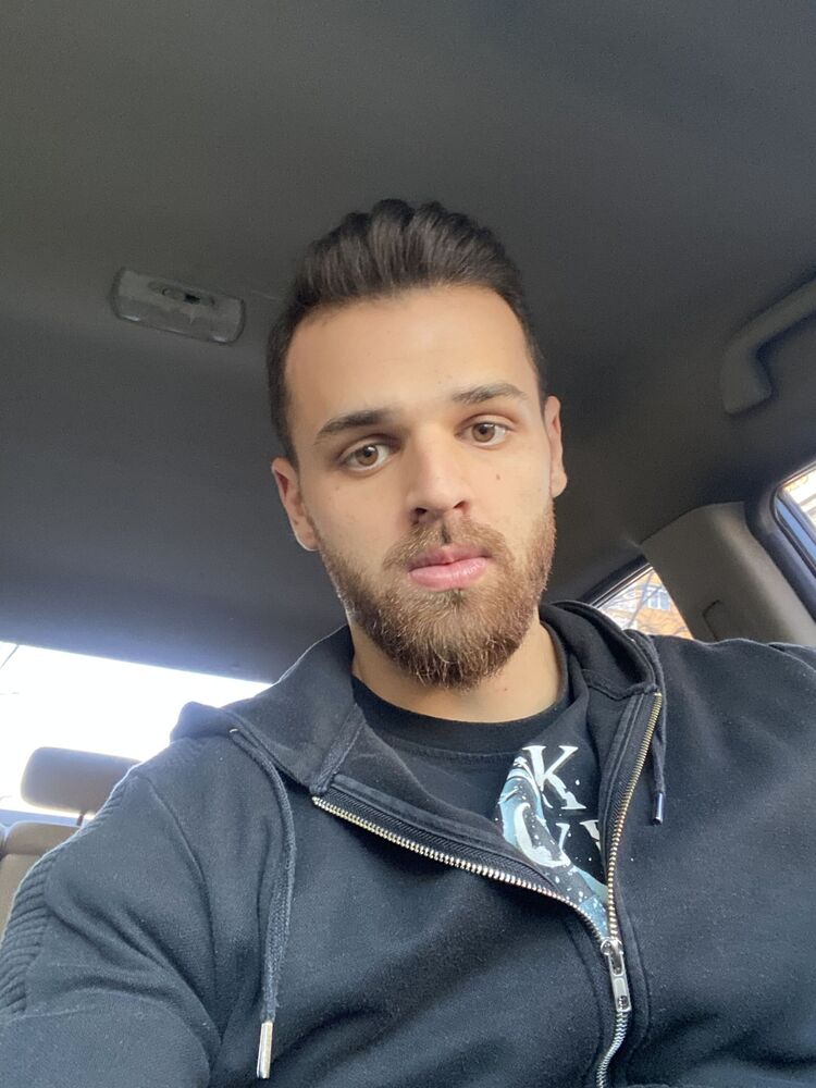  38139315  Bugra, 29 ,    