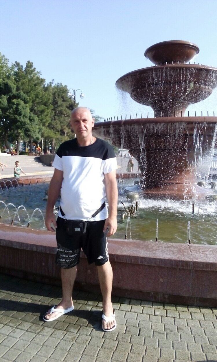  37300685  Dima, 47 ,    