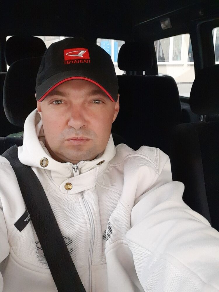  22583665  Andi, 41 ,    
