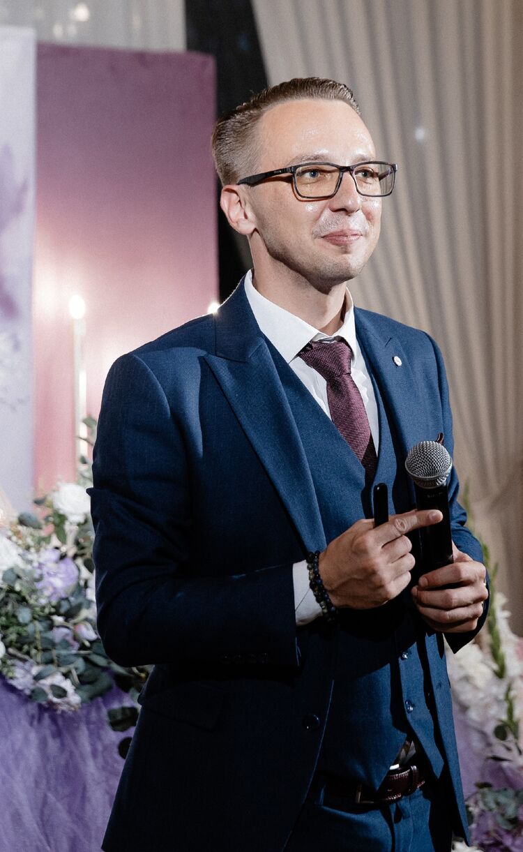  46771935  Artem, 35 ,    