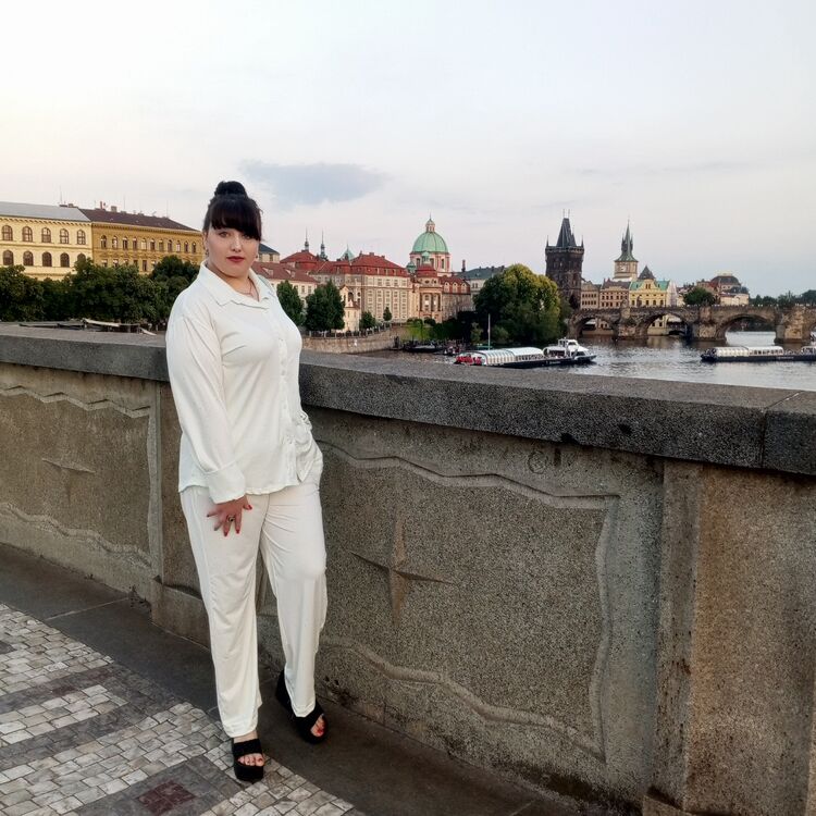  52837365  , 29 ,    Praha
