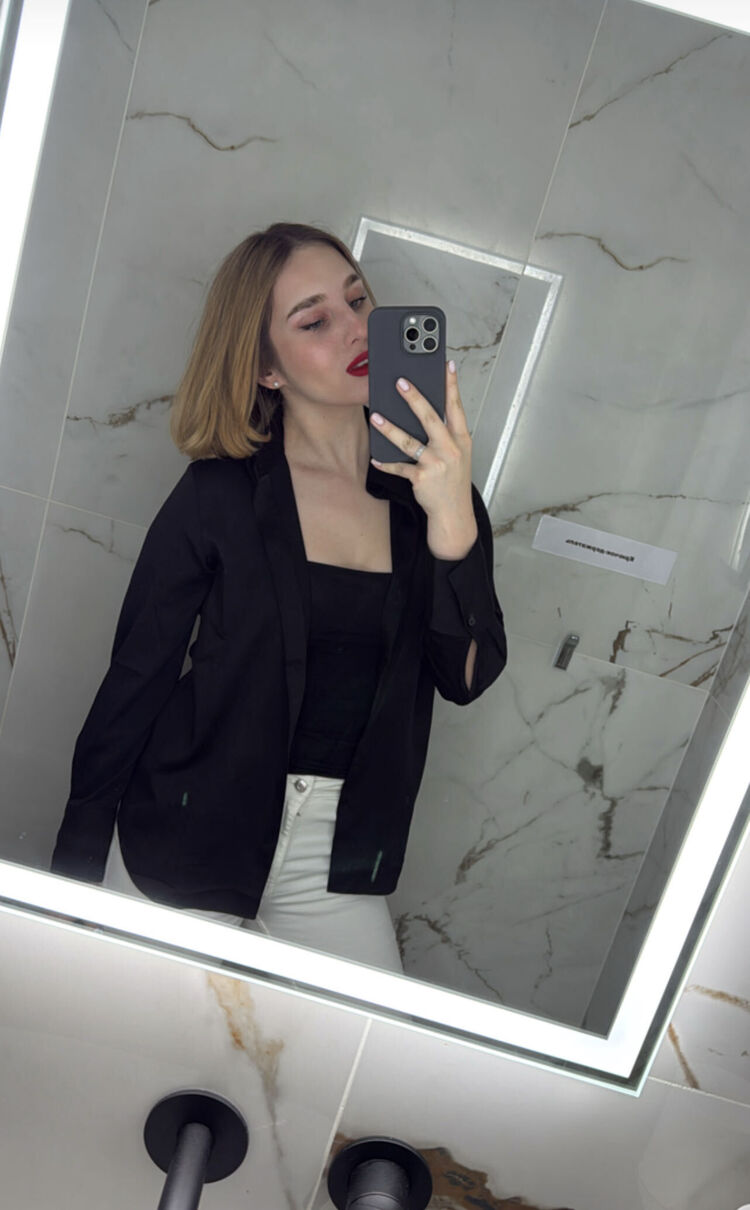  ,   Anastasia, 20 ,   ,   , 