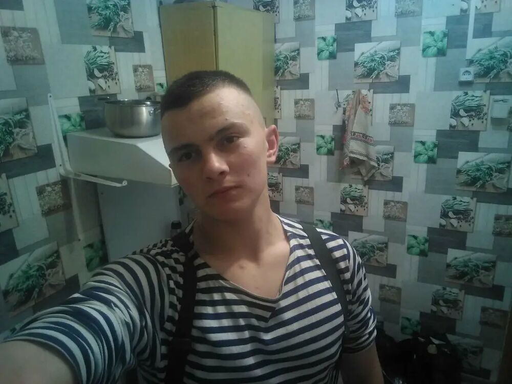  -,   Anton, 25 ,   ,   , c 