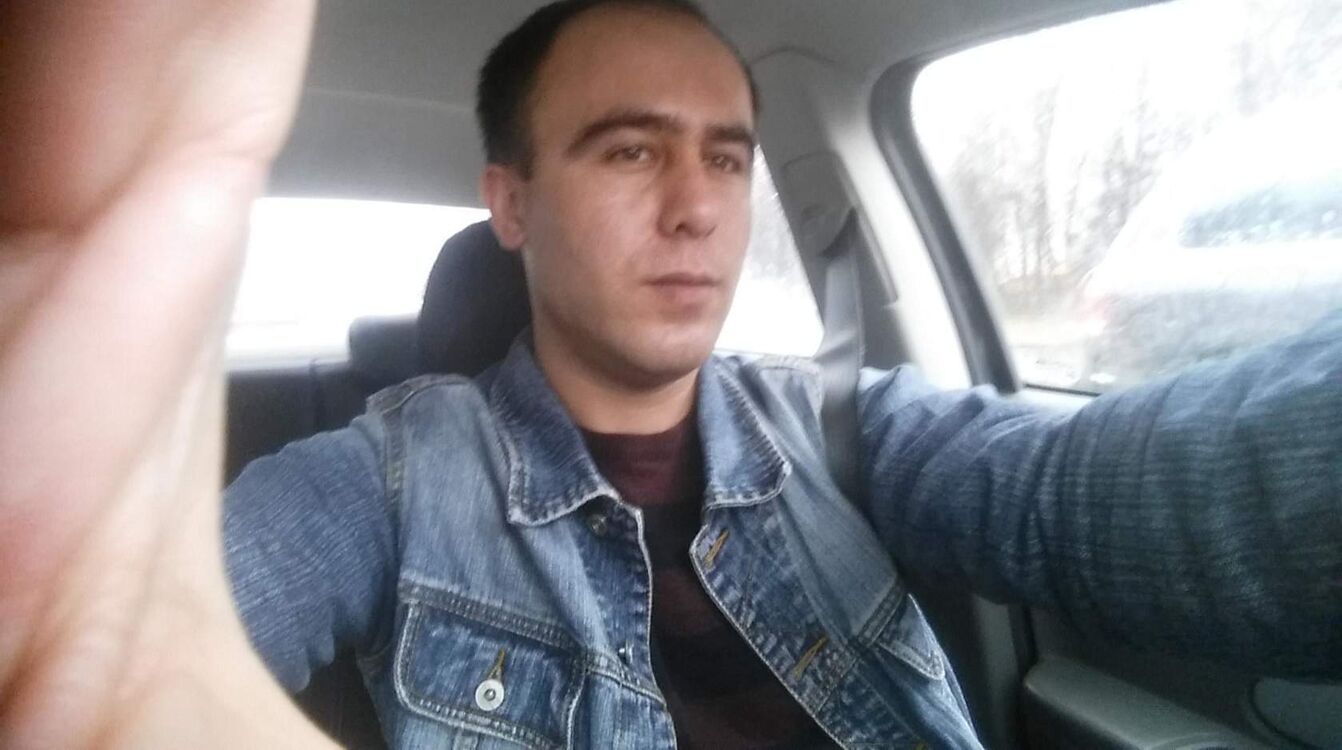  52571605  Akmal, 41 ,    