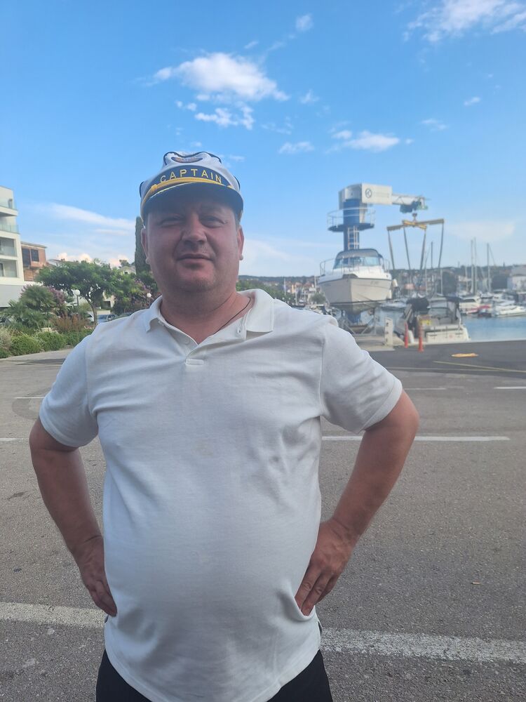 ,   Konstantin, 49 ,   ,   