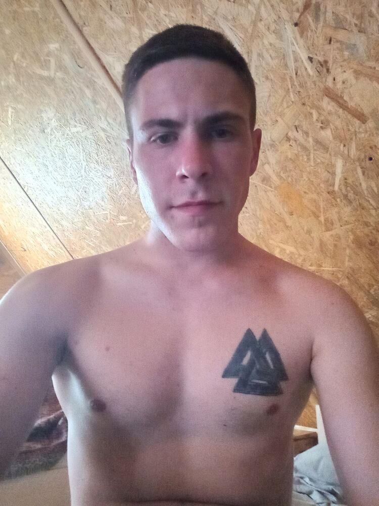 34477755  Denis, 23 ,    