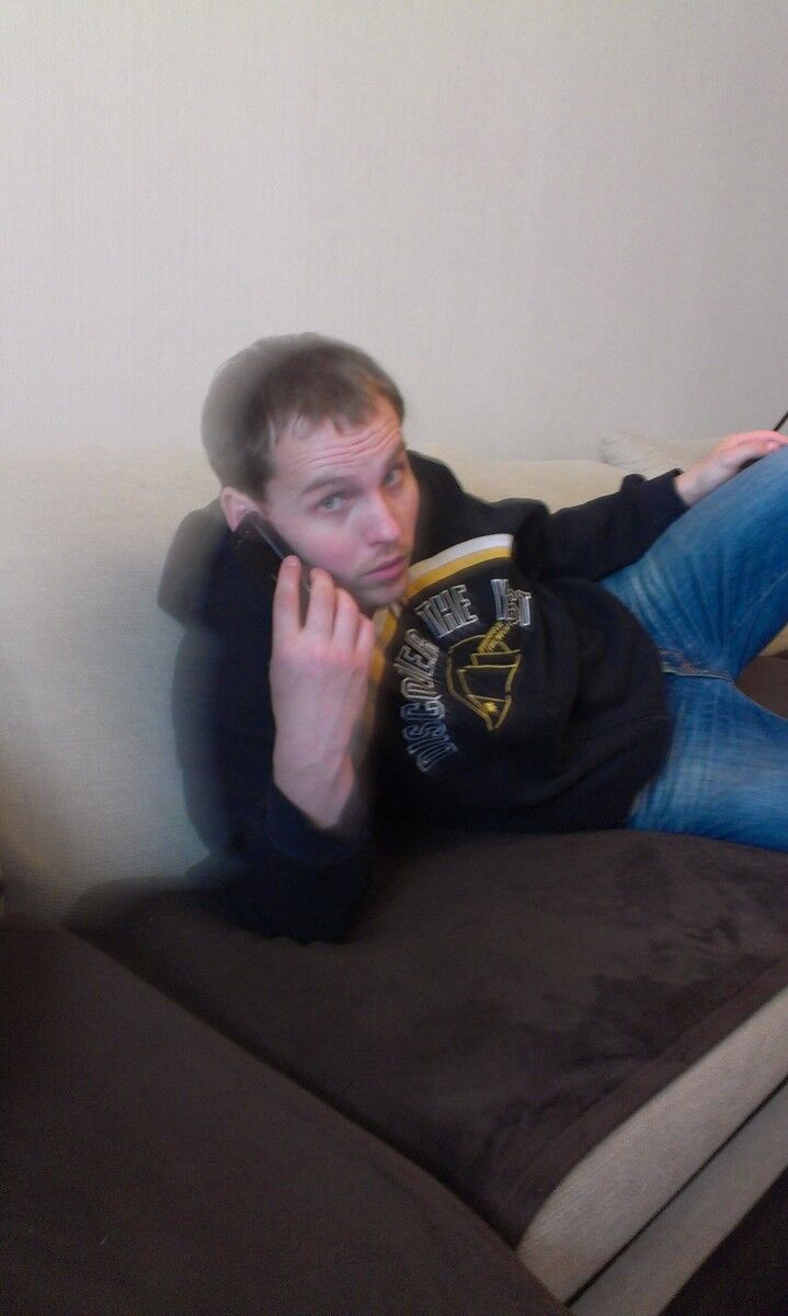  ,   Nik, 40 ,   