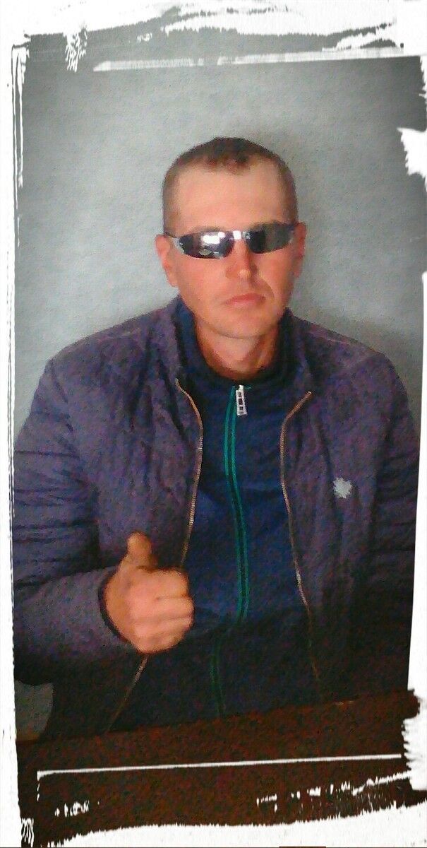  12648115  Stas, 43 ,    