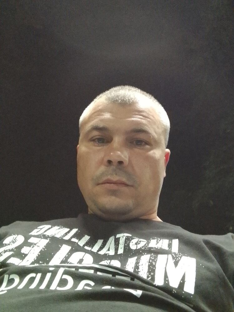  44749965  Ivan, 38 ,    